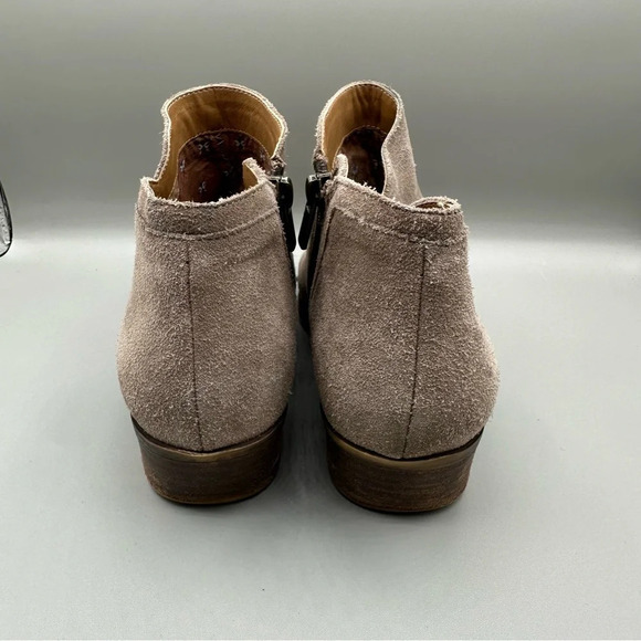 Lucky Brand Barstyn Neutral Light Tan Suede Heeled Zip Side Ankle Booties Size 8 - Picture 4 of 8